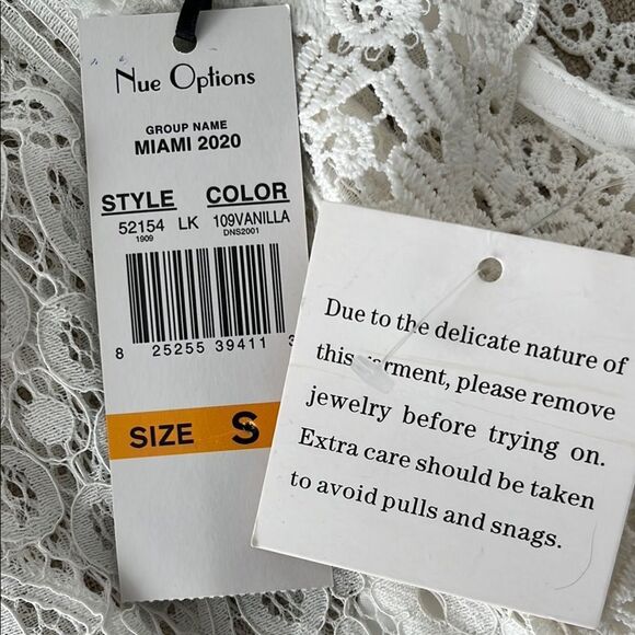 Nue Options Elegant Vanilla Floral Lace Top Attached Camisole Pretty  NWT SZ S - Picture 9 of 10